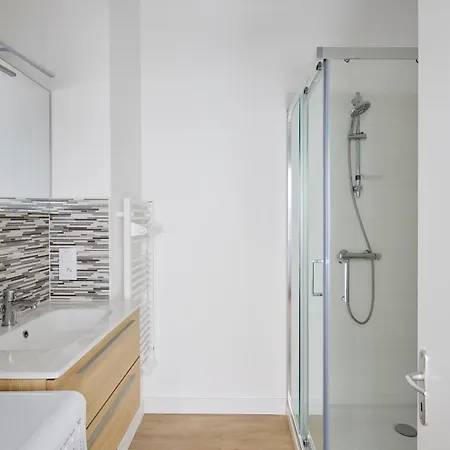 Ancien Fenetre Sur Cour