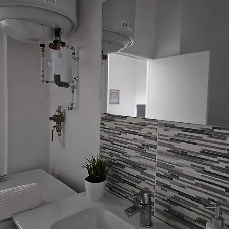 Apartment Ancien Fenetre Sur Cour