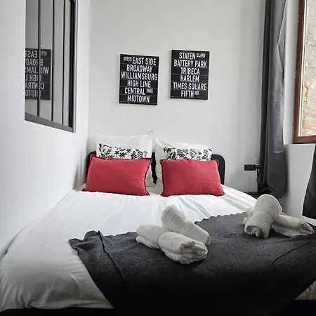 Ancien Fenetre Sur Cour