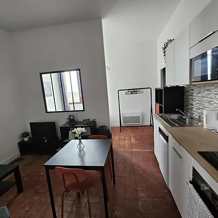 Ancien Fenetre Sur Cour