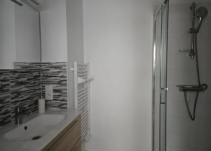 Ancien Fenetre Sur Cour * Beaupréau-en-Mauges