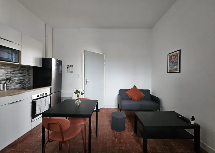 Ancien Fenetre Sur Cour Beaupréau-en-Mauges