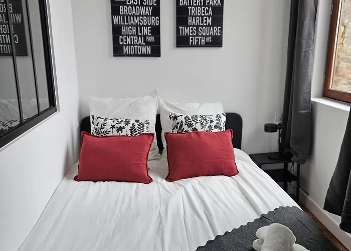 Ancien Fenetre Sur Cour * Beaupréau-en-Mauges