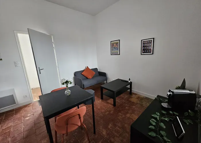 Ancien Fenetre Sur Cour Appartamento