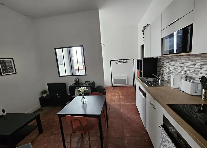 Ancien Fenetre Sur Cour