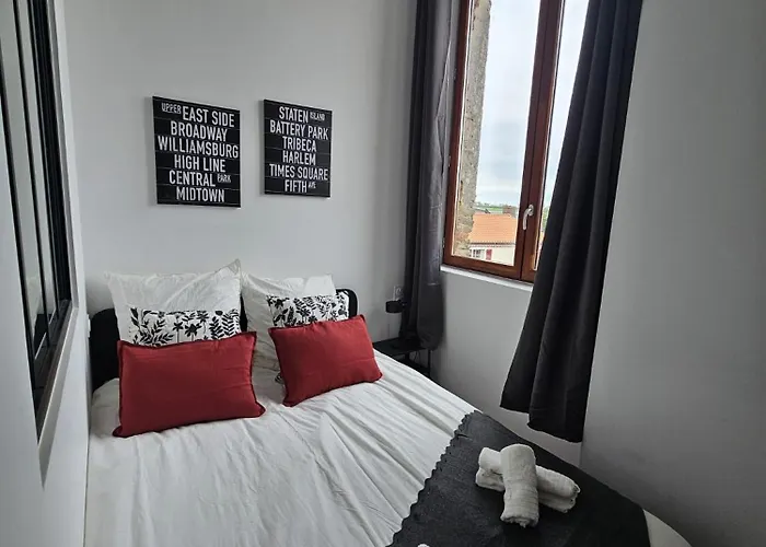 Ancien Fenetre Sur Cour Beaupréau-en-Mauges